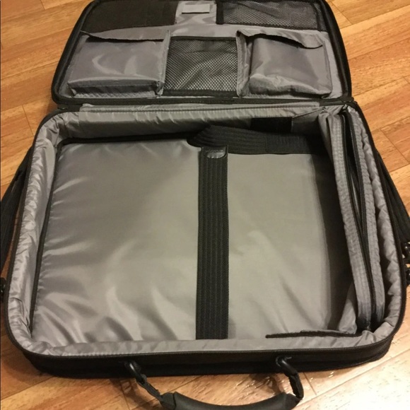 Computer Case - Picture 3 of 4